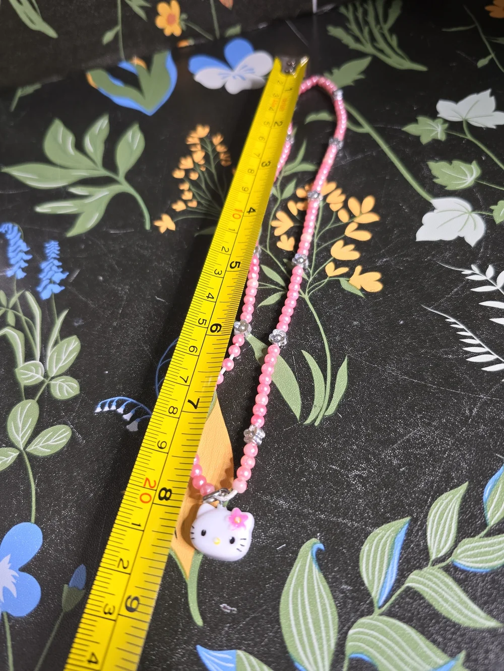 HELLO KITTY Necklace  SANRIO 2008 Y2K Vintage Pink Beaded Charm